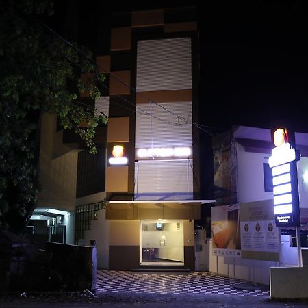 Puthens Clifton Inn Kottayam Luaran gambar
