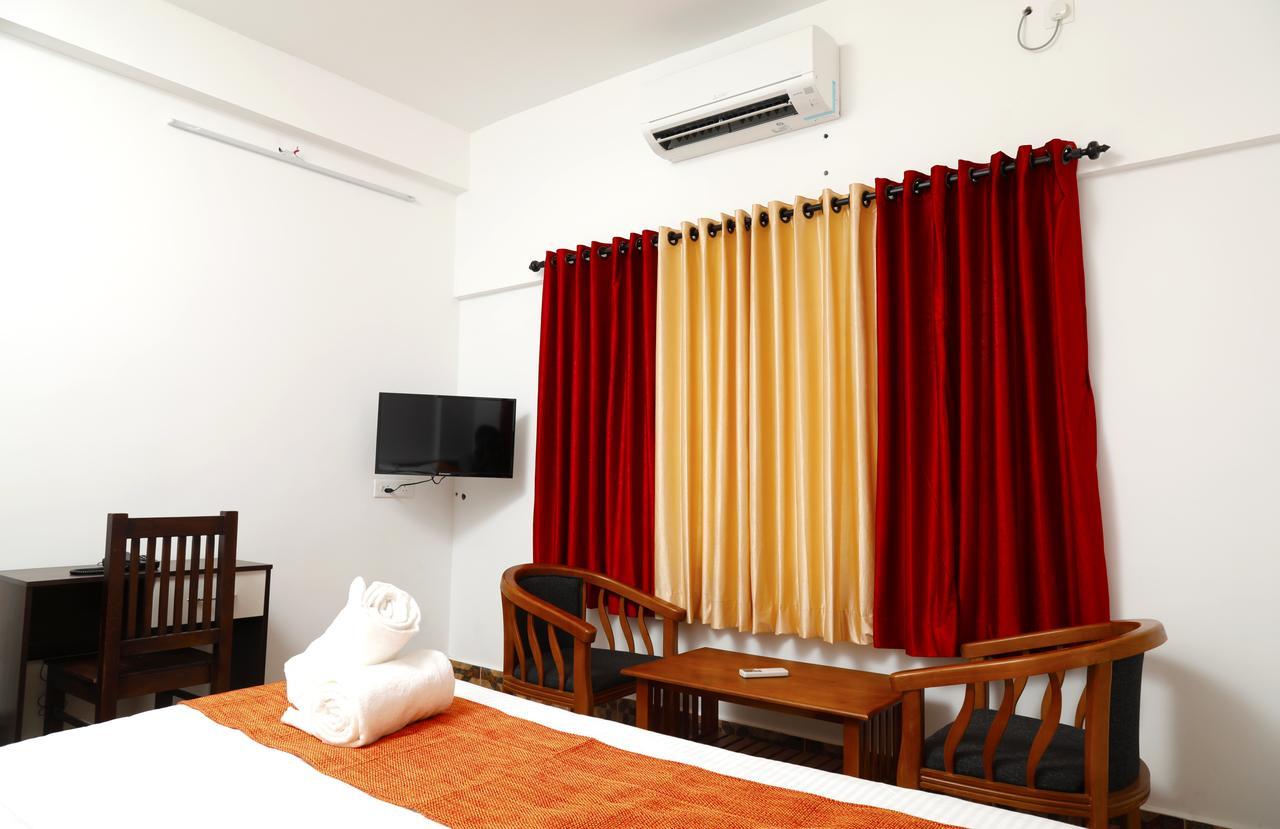 Puthens Clifton Inn Kottayam Luaran gambar